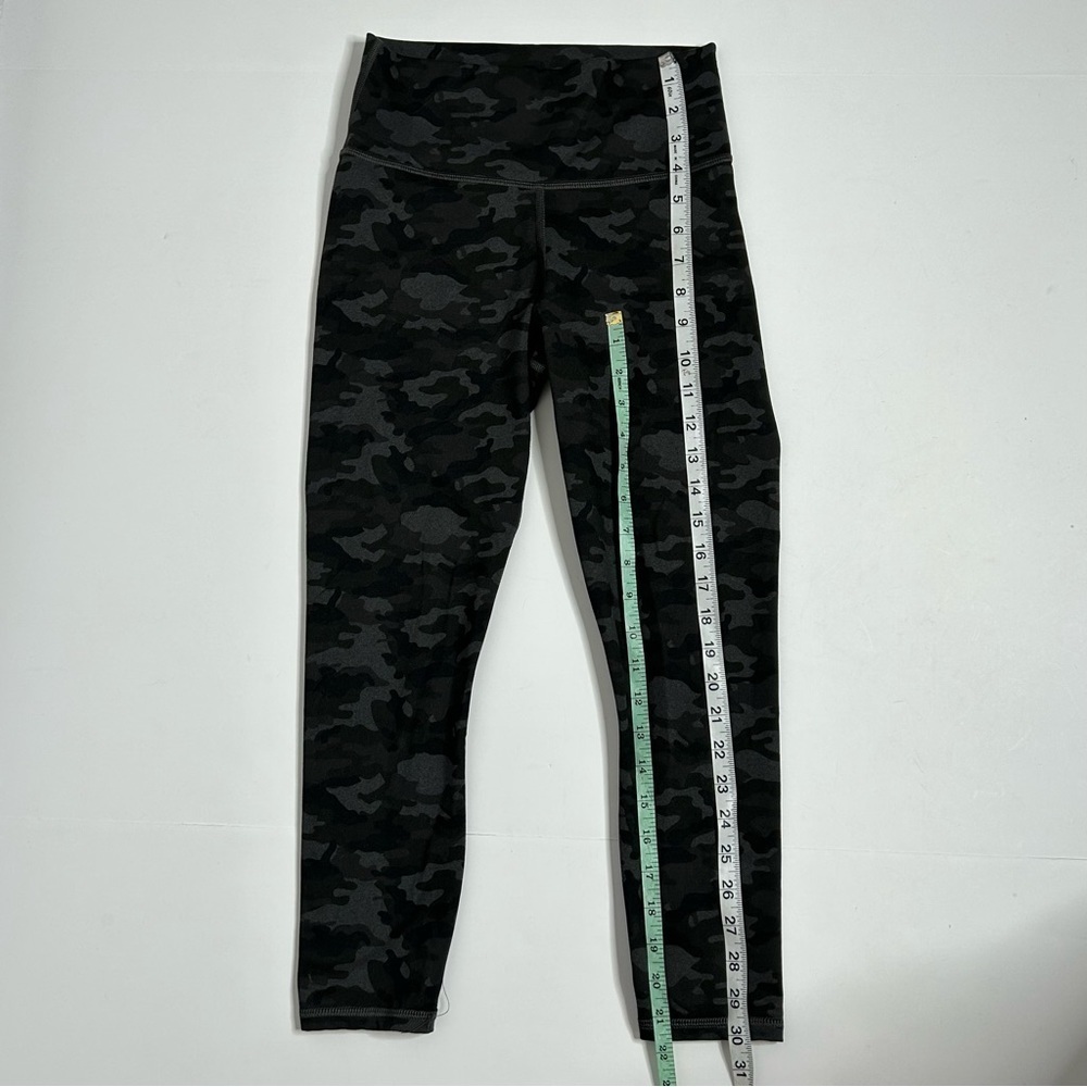 Fabletics Camo Print Cropped Activewear Leggings - Picture 11 of 13